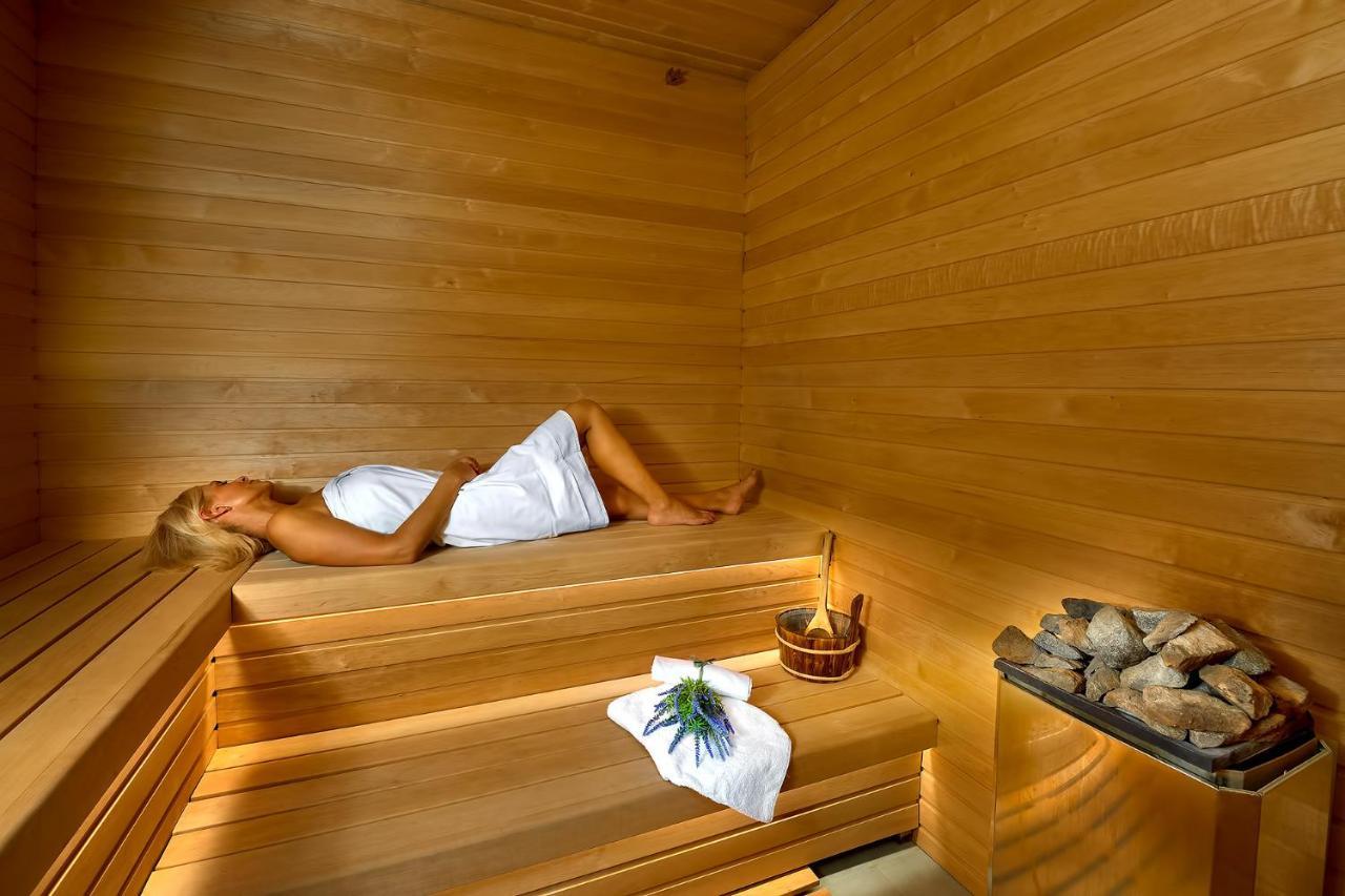 Wellness Hotel Orlik Kozarovice ภายนอก รูปภาพ