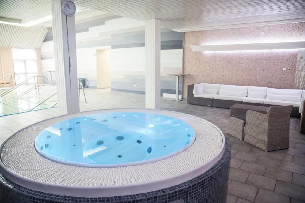 Wellness Hotel Orlik Kozarovice ภายนอก รูปภาพ