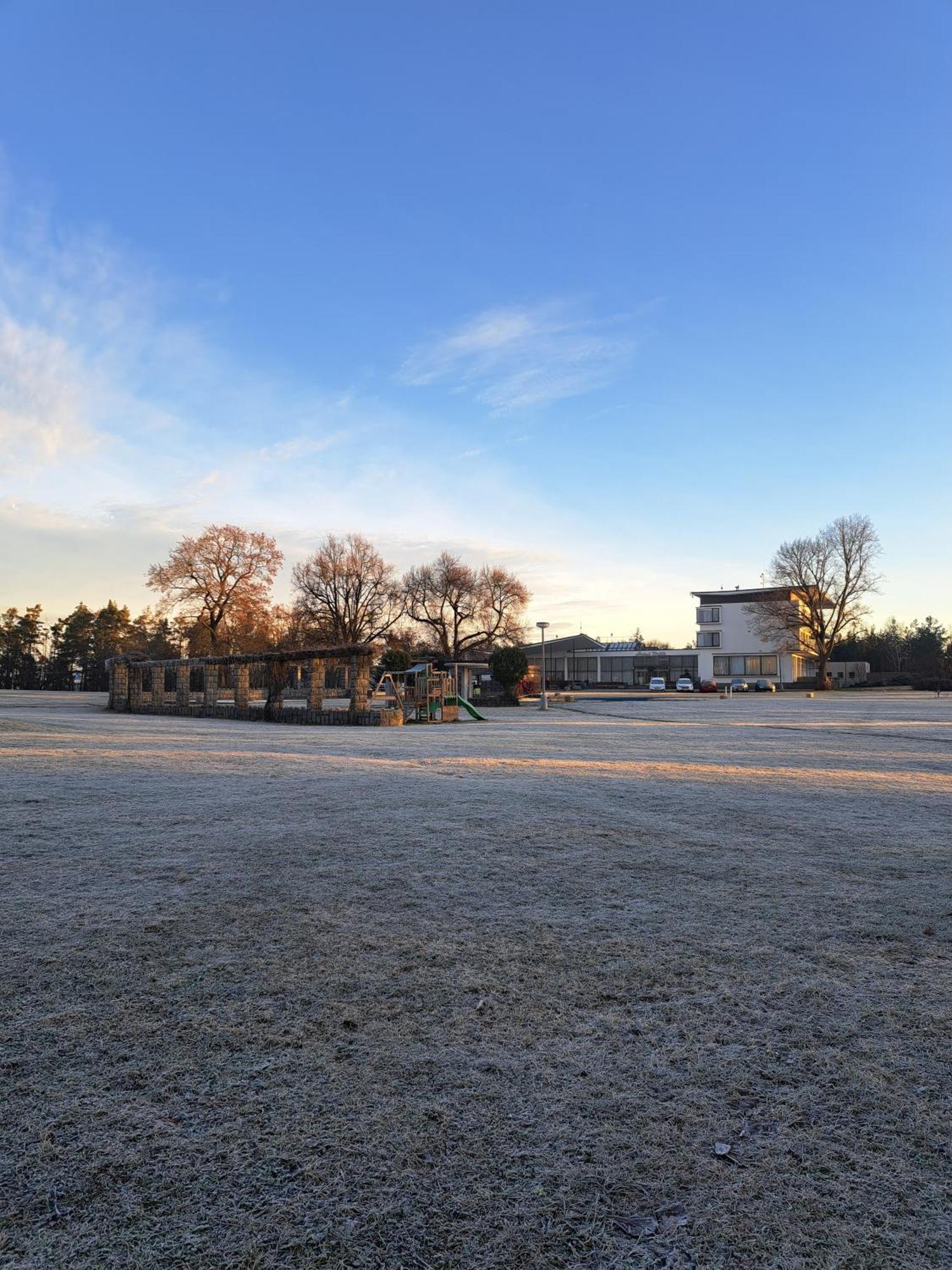 Wellness Hotel Orlik Kozarovice ภายนอก รูปภาพ